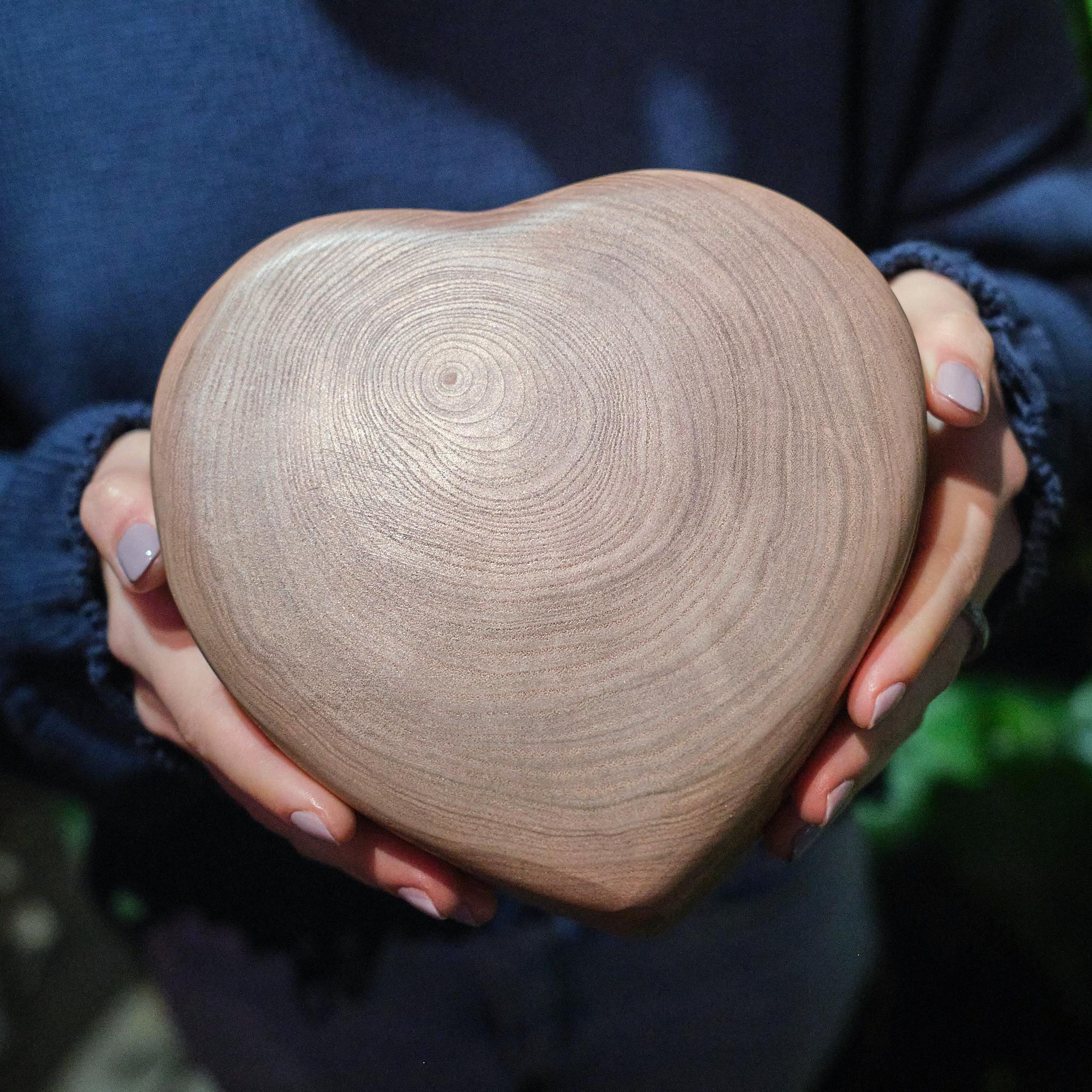 Heart-Shaped Wooden Pet Urn with Tree Ring Grain, Eco Friendly Handcrafted Memorial Box, Hinged Lid with Magnetic Seal, Pet Ashes Keepsake