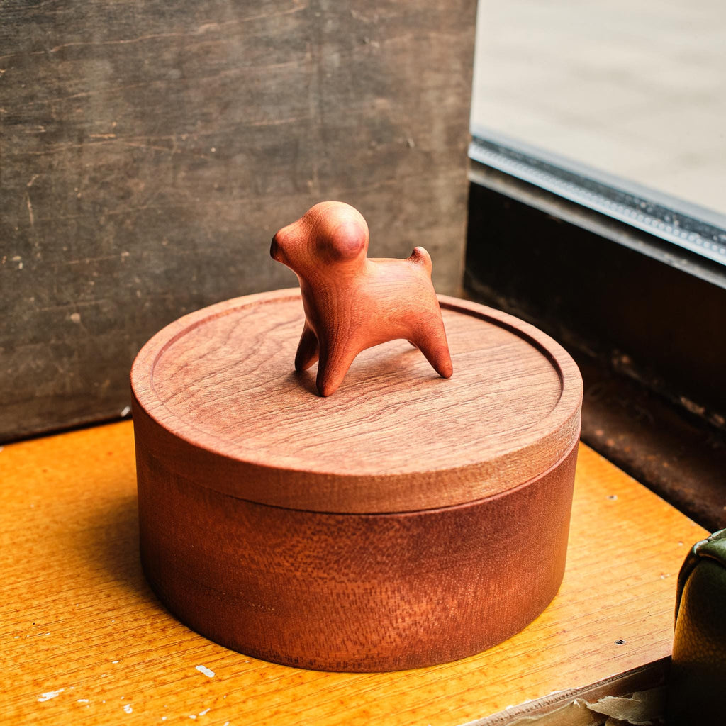Medium and Large Handmade Natural Wooden Pet Urn | Suitable for All Dog Breeds | Handmade Memorial Ashes Box for Dogs｜Pet Loss Keepsake Gift