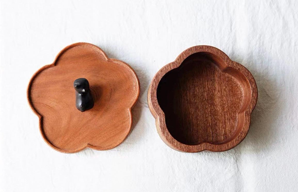 Handmade Wooden Flower Shaped Cat Urn | Small Keepsake Box with Cat Figurine | Memorial Box for Ashes | Pet Loss Gift | Pet Remembrance