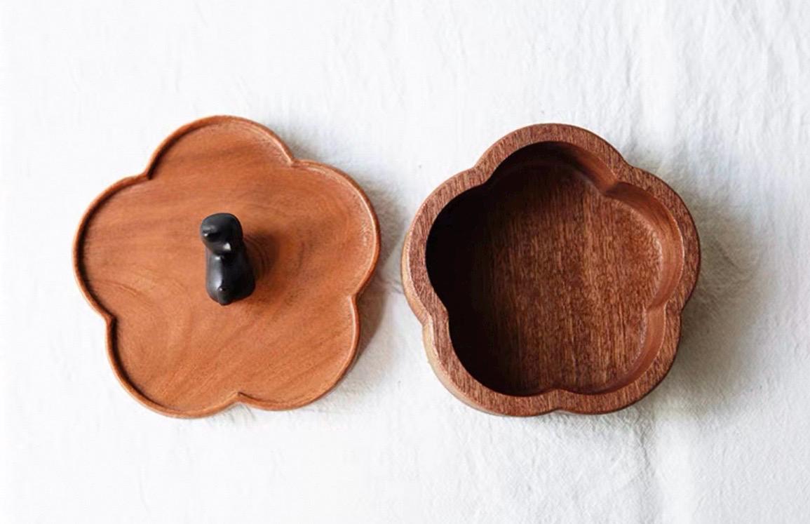 Handmade Wooden Flower Shaped Cat Urn | Small Keepsake Box with Cat Figurine | Memorial Box for Ashes | Pet Loss Gift | Pet Remembrance