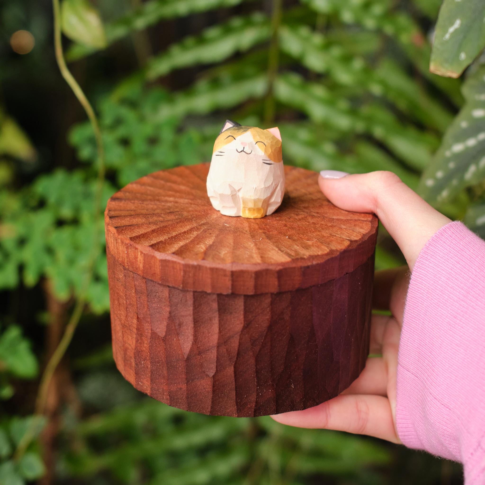 Hand-Carved Wooden Cat Memorial Urn: Custom Figurine Keepsake Box