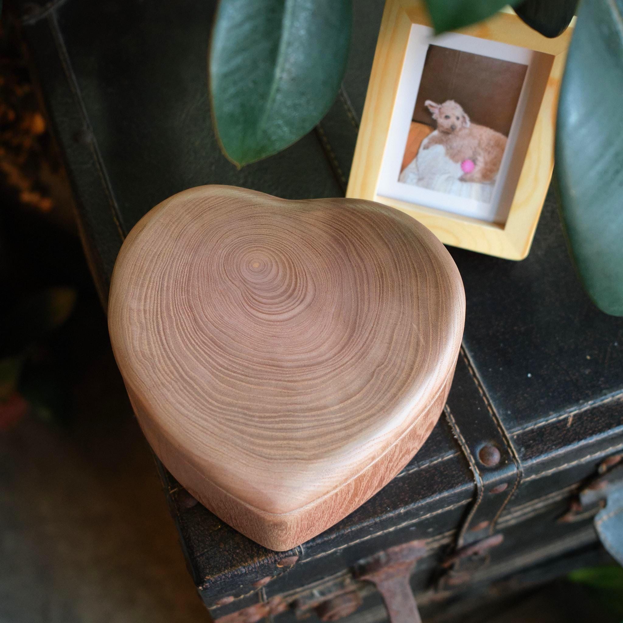 Heart-Shaped Wooden Pet Urn with Tree Ring Grain, Eco Friendly Handcrafted Memorial Box, Hinged Lid with Magnetic Seal, Pet Ashes Keepsake