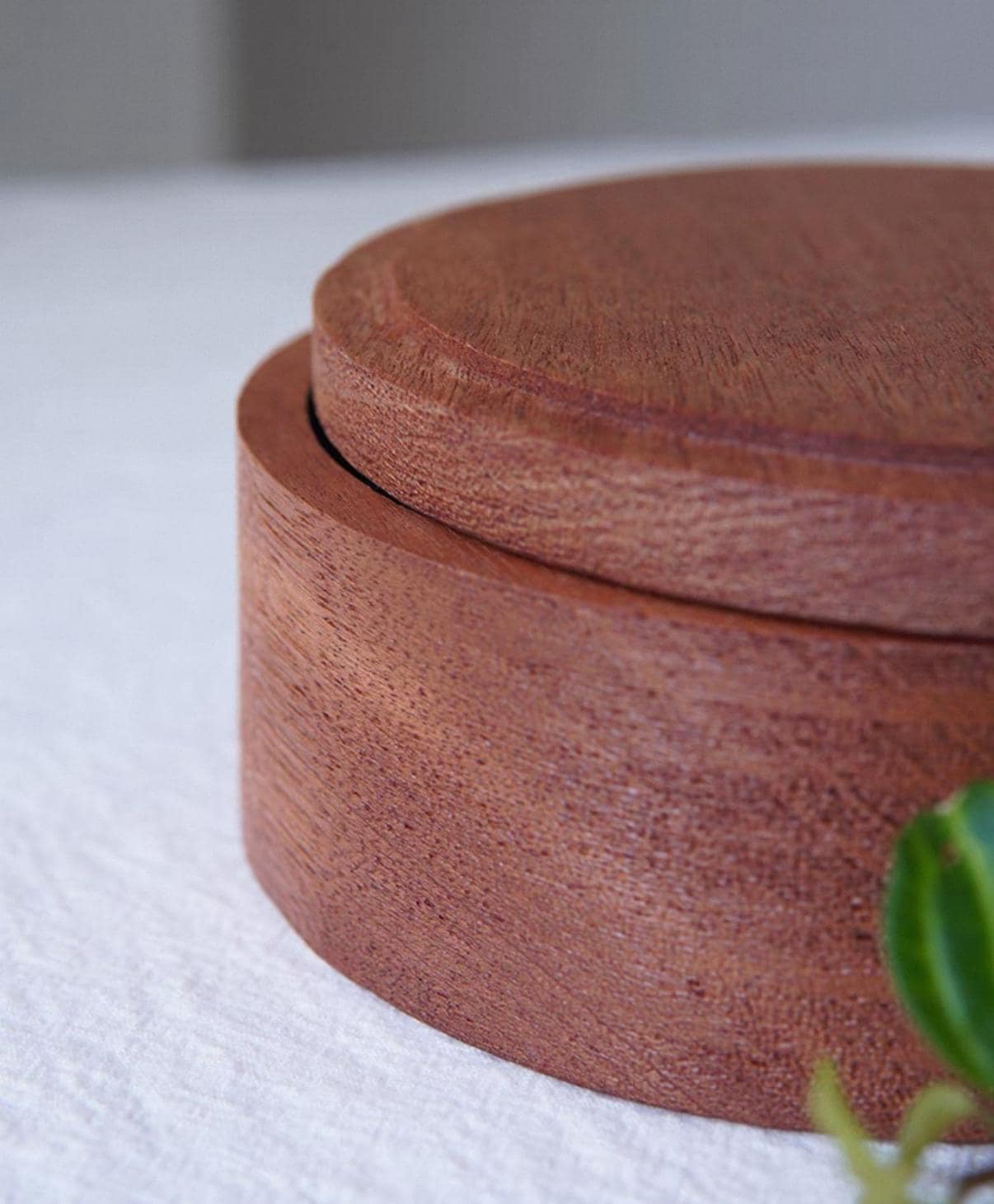 Handmade Wooden Small Cat Whiskers box | Keepsake Holder｜Engraved Name | Memorial urn for Ashes Fur Teeth | Pet Loss Gift｜Pet Remembrance