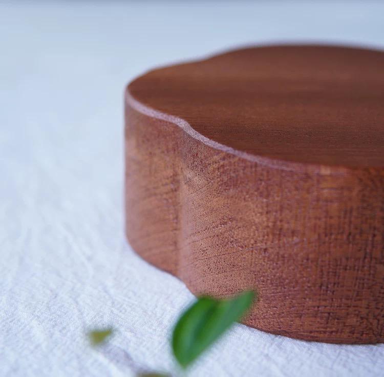 Handmade Wooden Flower Shaped Cat Urn | Small Keepsake Box with Cat Figurine | Memorial Box for Ashes | Pet Loss Gift | Pet Remembrance