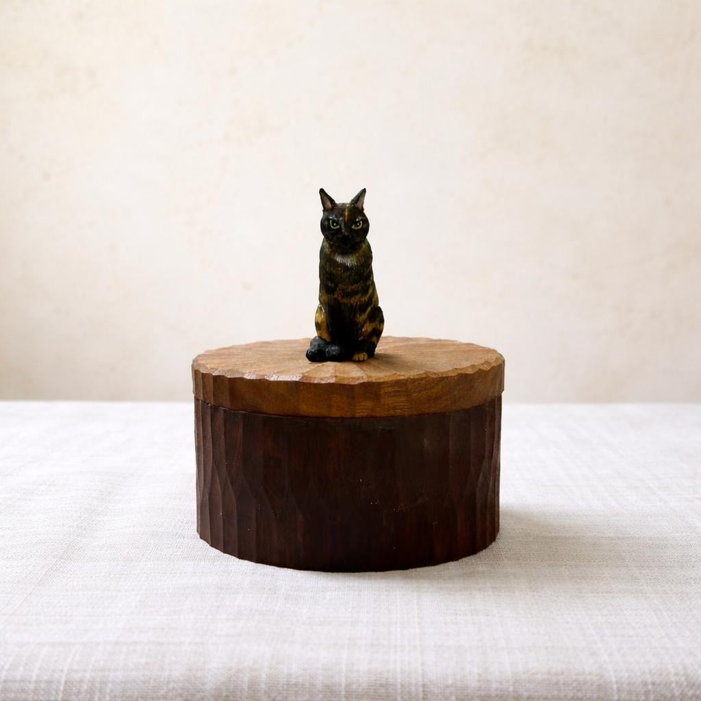Handmade Wooden Cat Memorial Urn: Black Cat Figurine Keepsake by Photo, Bespoke Pet Memorial Gift, Cat Personalised Keepsake, Jewellery Box