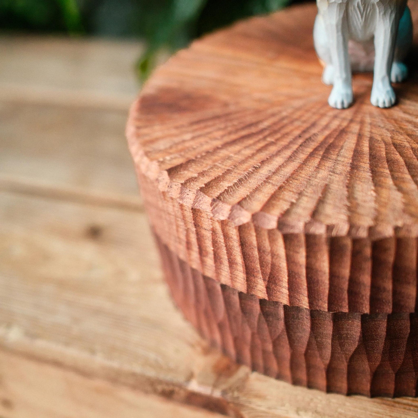 Handmade Wooden Dog Ashes Urn: Custom Labrador Figurine by photo, Pet Memorial Gift, Pet Personalised Keepsake, Jewellry Box