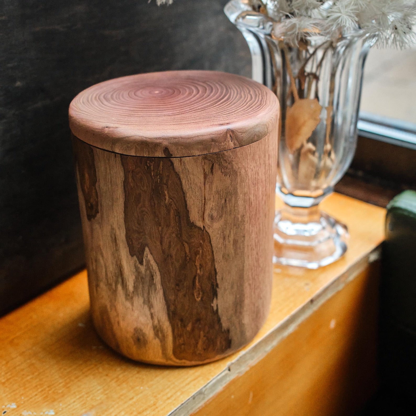 Handcrafted Natural Wooden Pet Urn for Medium and Large Dogs, Eco-Friendly Rustic Ashes Jar with Tree Rings, Organic Memorial Keepsake Gift