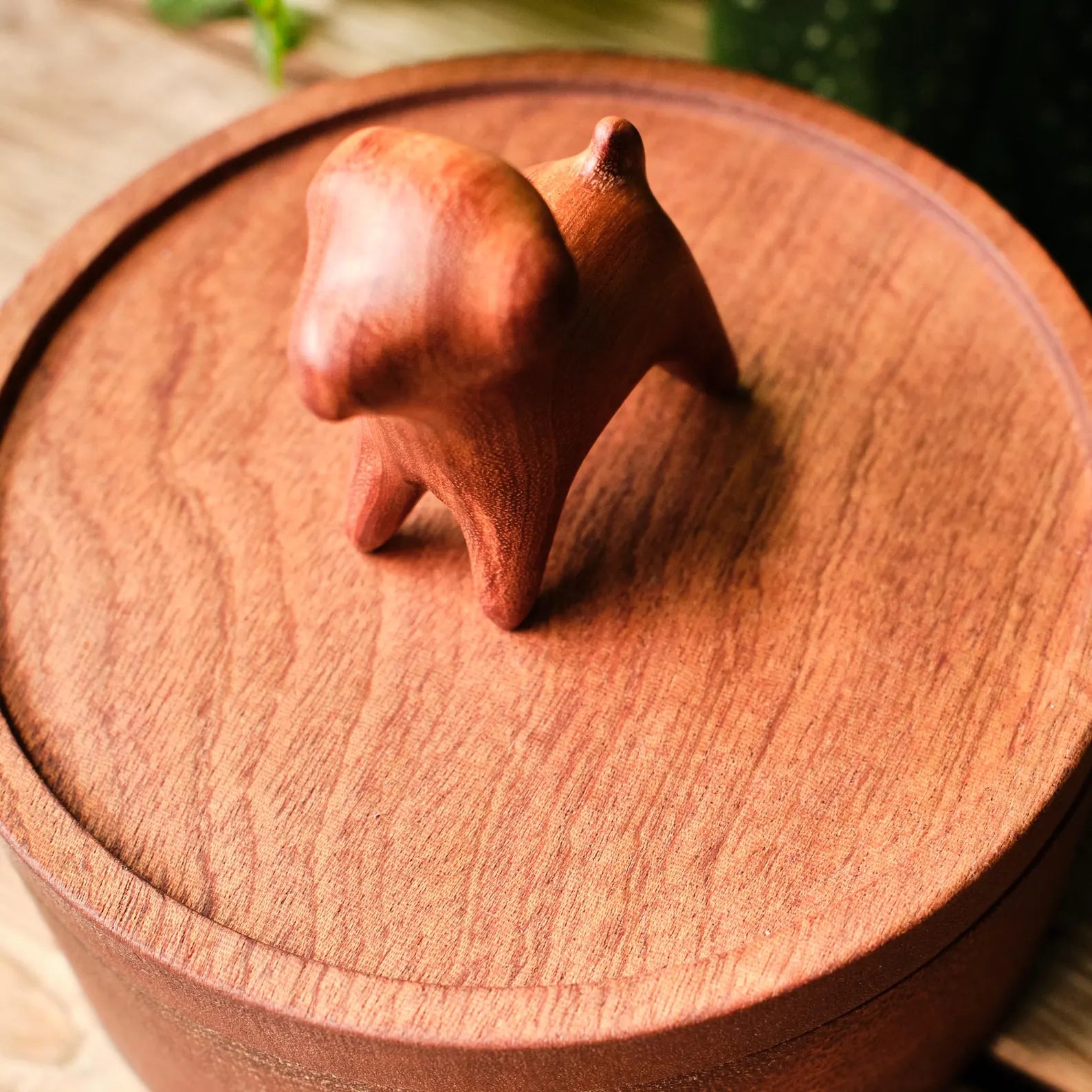 Medium and Large Handmade Natural Wooden Pet Urn | Suitable for All Dog Breeds | Handmade Memorial Ashes Box for Dogs｜Pet Loss Keepsake Gift