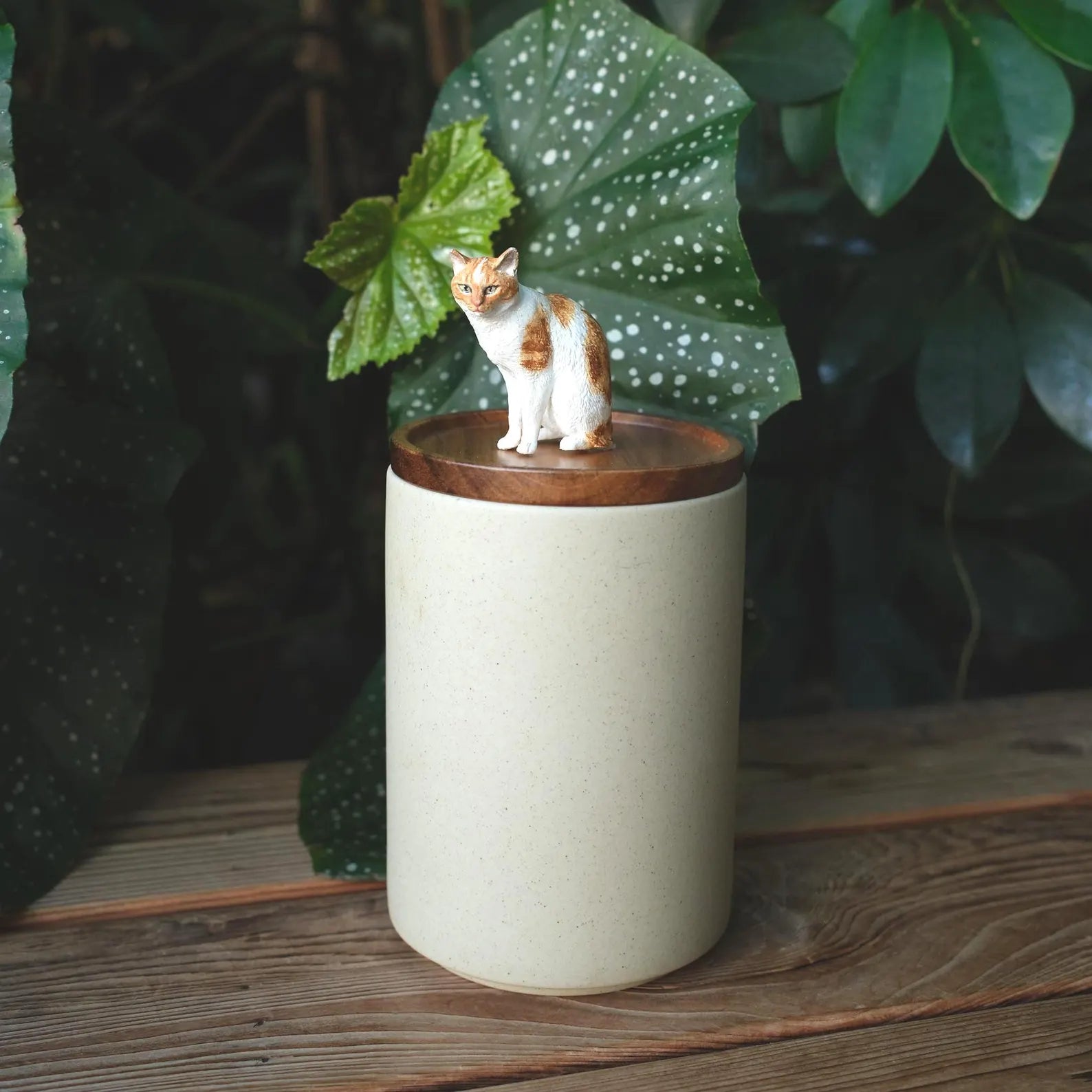 Handmade Pet Urn with Personalised Clay Figurine from Photo,  Ceramic Cat Ashes Jar with wood lid, Memorial Keepsake, Custom Cremation Gift
