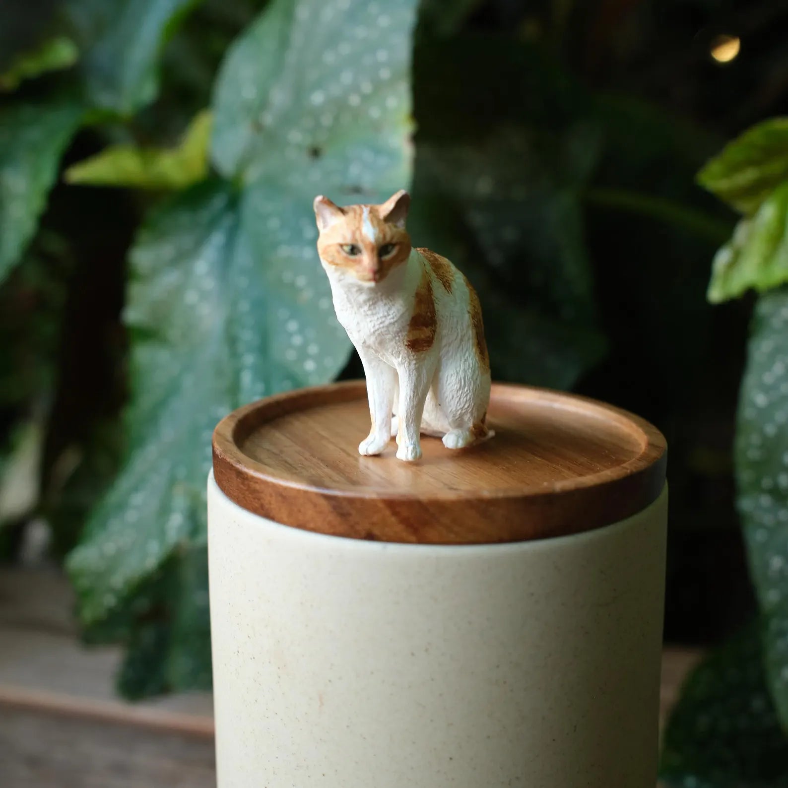 Handmade Pet Urn with Personalised Clay Figurine from Photo,  Ceramic Cat Ashes Jar with wood lid, Memorial Keepsake, Custom Cremation Gift