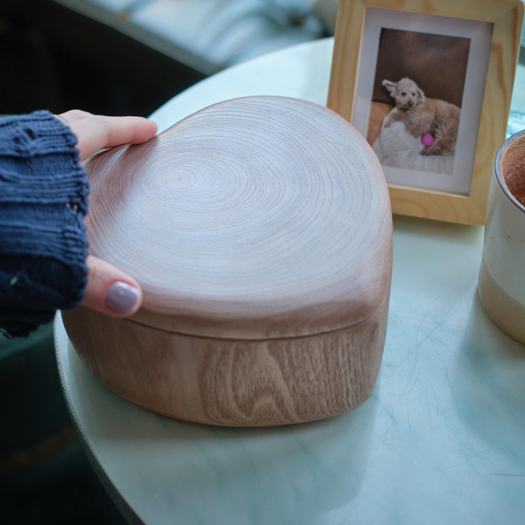 Heart-Shaped Wooden Pet Urn with Tree Ring Grain, Eco Friendly Handcrafted Memorial Box, Hinged Lid with Magnetic Seal, Pet Ashes Keepsake