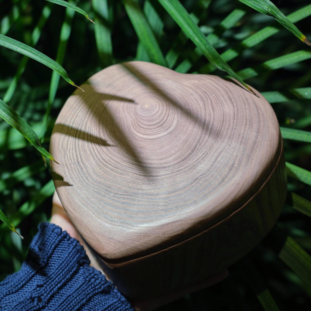 Heart-Shaped Wooden Pet Urn with Tree Ring Grain, Eco Friendly Handcrafted Memorial Box, Hinged Lid with Magnetic Seal, Pet Ashes Keepsake