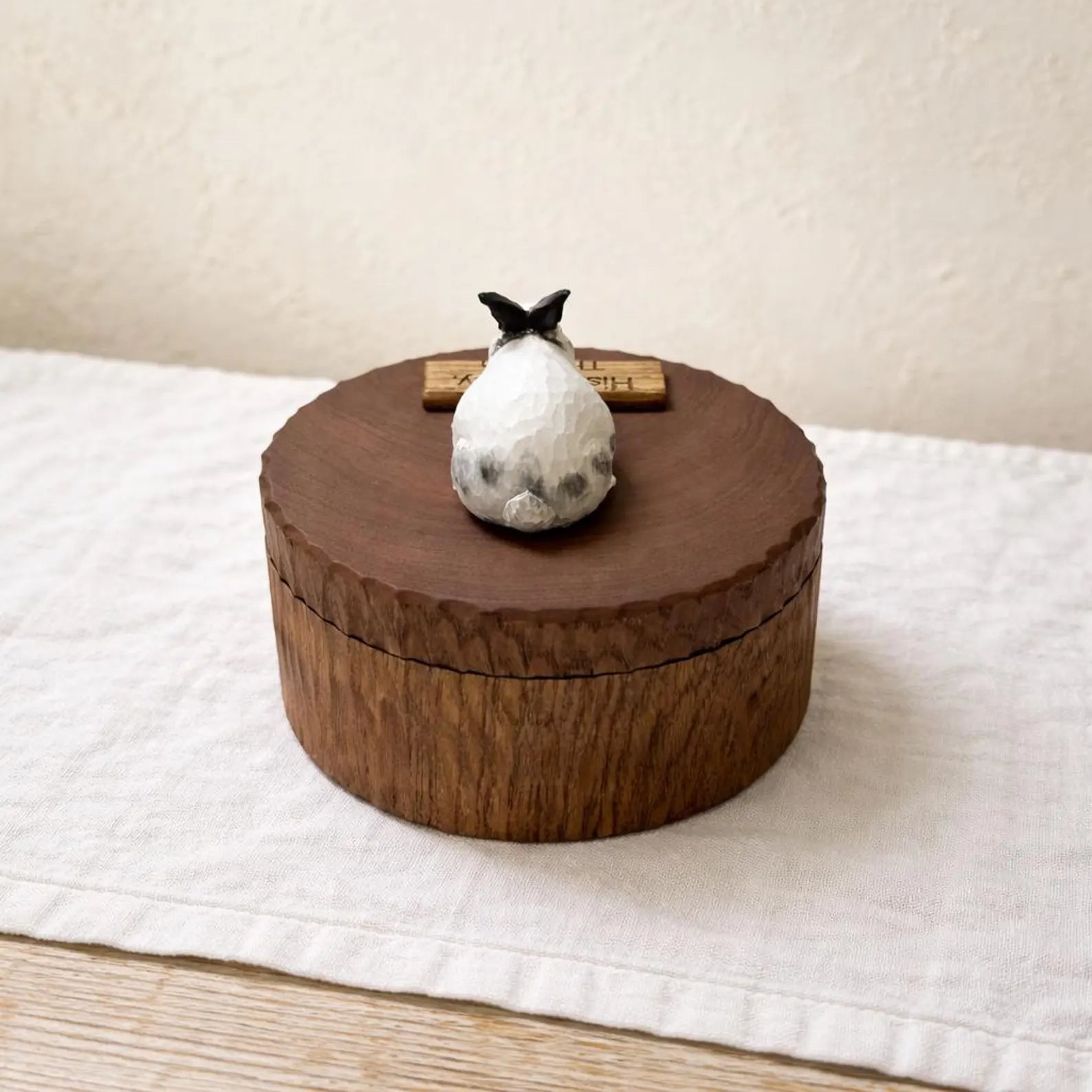 Handmade Wooden Rabbit Memorial Urn: Realistic Bunny Keepsake Box from Photo, Pet Memorial Gift, Pet Personalised Keepsake, Jewellery Box