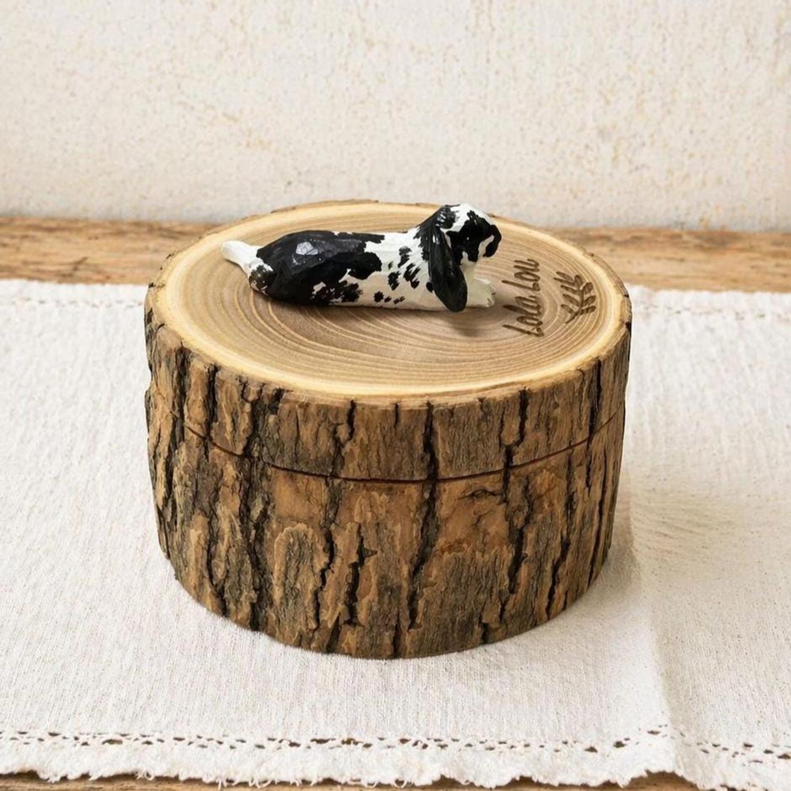 Rustic Tree Stump Rabbit Urn, Realistic Bunny Wood Carving, Natural Wood Pet Memorial Gifts, Organic Woodland Ashes Keepsake Box