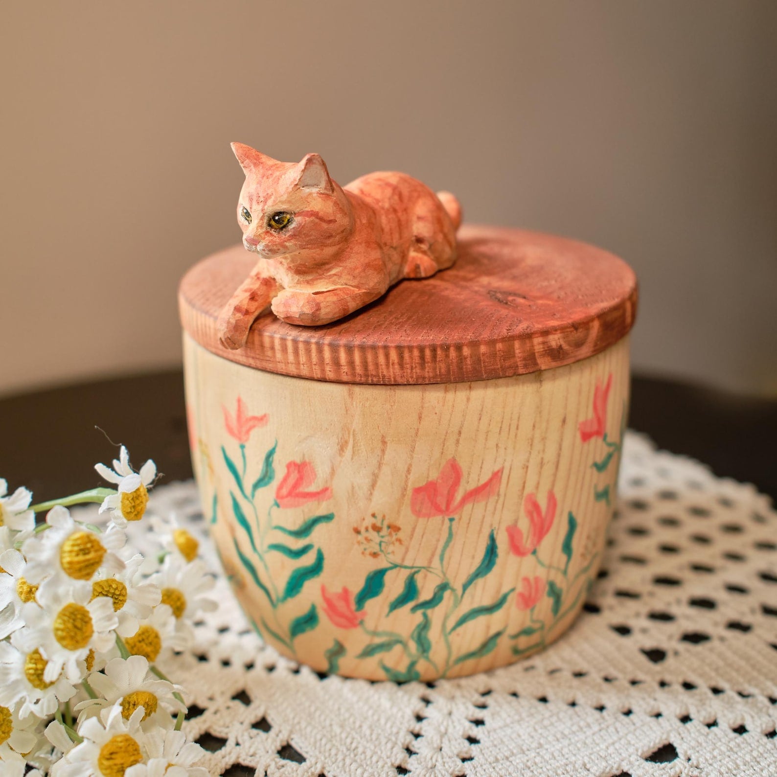 Custom Cat Urn with Cat Figurine Resting on Lid, Handmade Wooden Pet Ashes Box from Photo, Personalised Cat Memorial, Pet Loss Gift