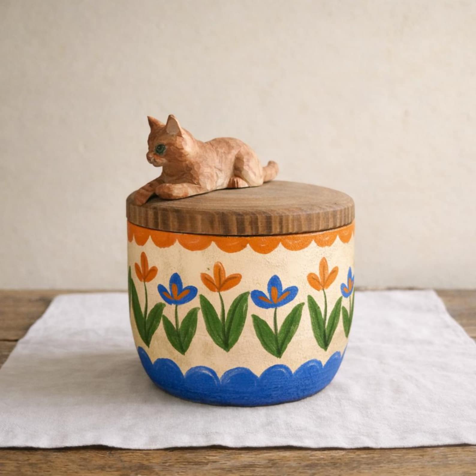 Custom Cat Urn with Cat Figurine Resting on Lid, Handmade Wooden Pet Ashes Box from Photo, Personalised Cat Memorial, Pet Loss Gift