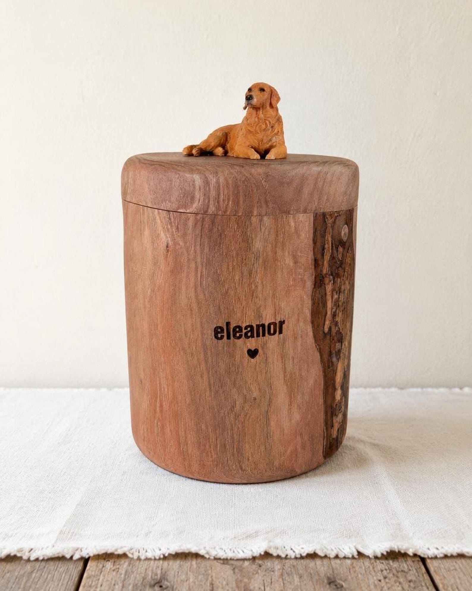 Large Wooden Dog Urn with Hand Carved Pet Figurine from Photo, Natural Wood Bucket, Pet Memorial Urn for Ashes with Personalised Engraving