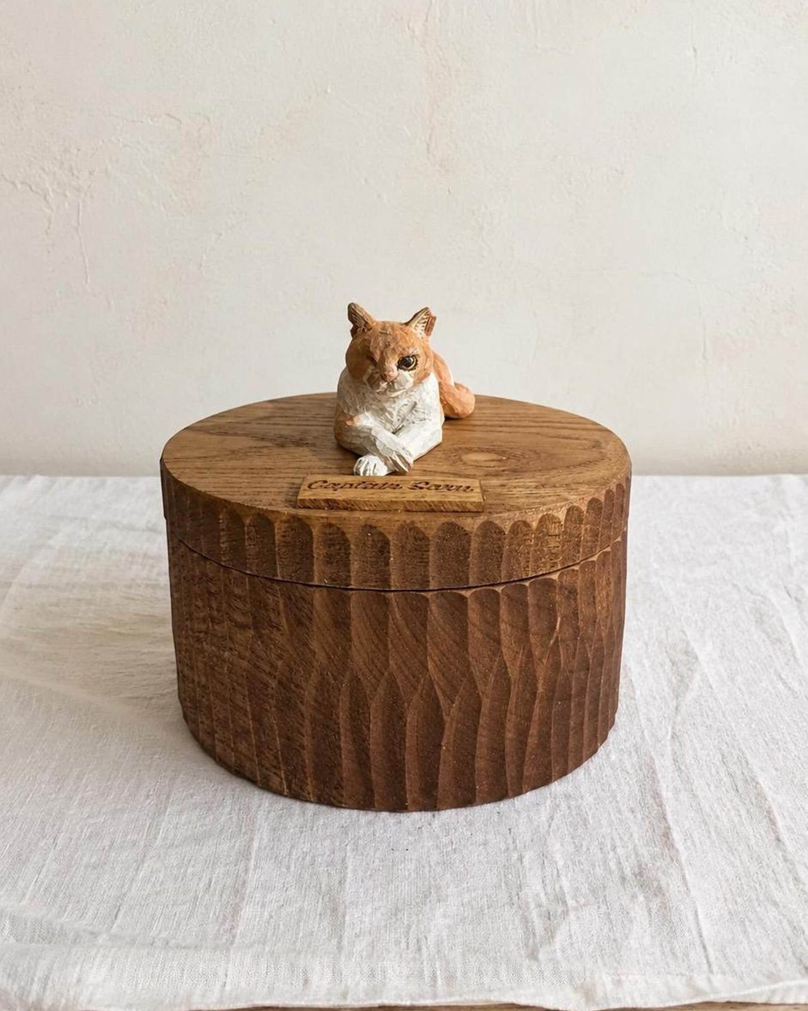 Custom Realistic Wooden Black Cat Urn for Ashes, Hand Carved Cat Figurine from Photo, Personalised Engraved Wood Pet Memorial Urn