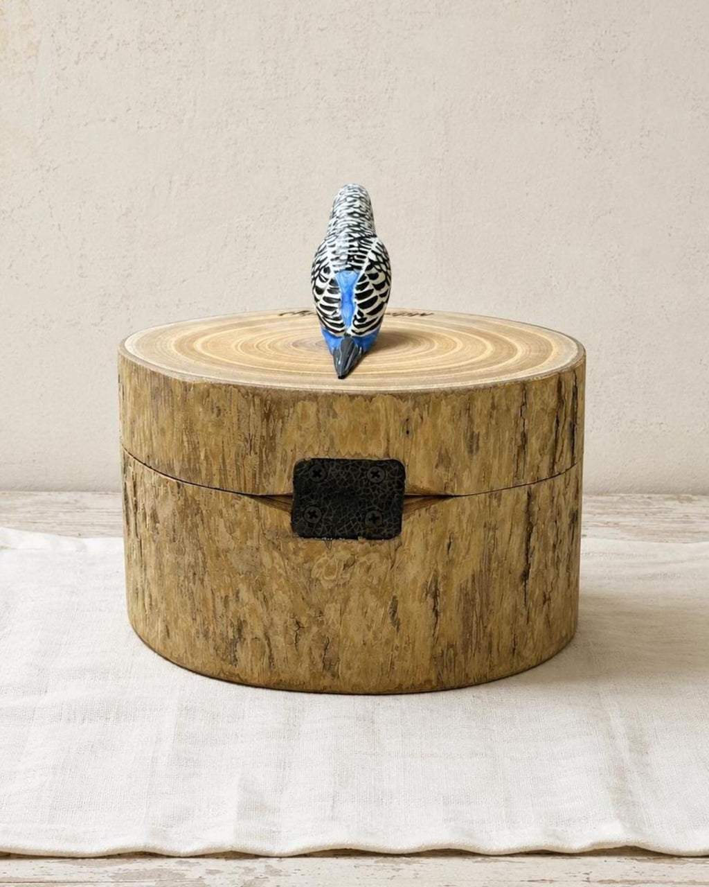 Custom Parrot Wood Carving From Photo, Rustic Tree Trunk Pet Memorial Urn Box, Personalised Engraved Wooden Keepsake, Bird Loss Gift