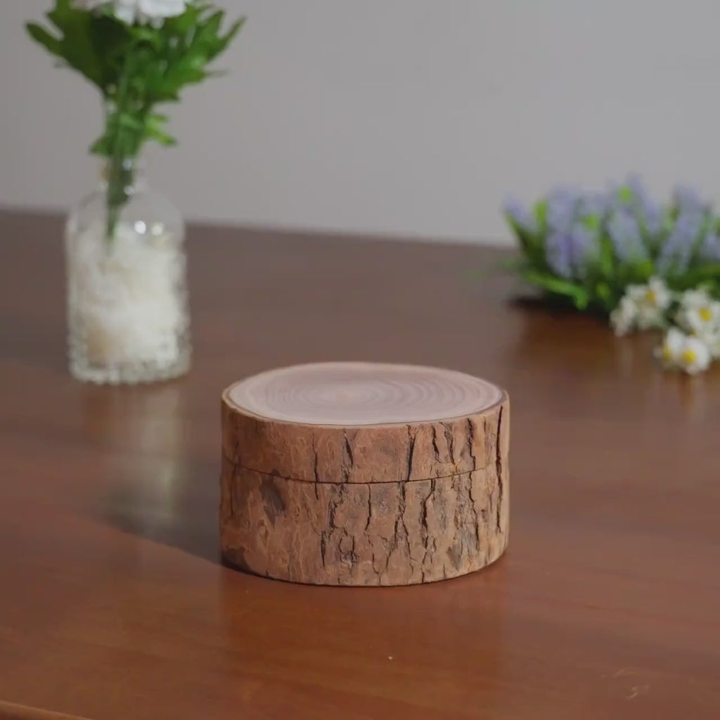 Rustic Tree Stump Rabbit Urn, Realistic Bunny Wood Carving, Natural Wood Pet Memorial Gifts, Organic Woodland Ashes Keepsake Box