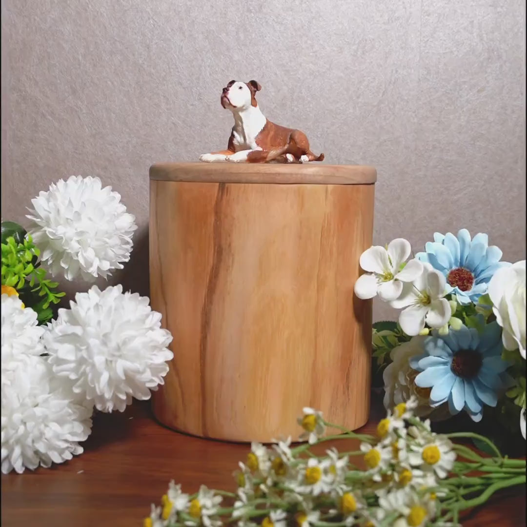 Large Wooden Dog Urn with Hand Carved Pet Figurine from Photo, Natural Wood Bucket, Pet Memorial Urn for Ashes with Personalised Engraving