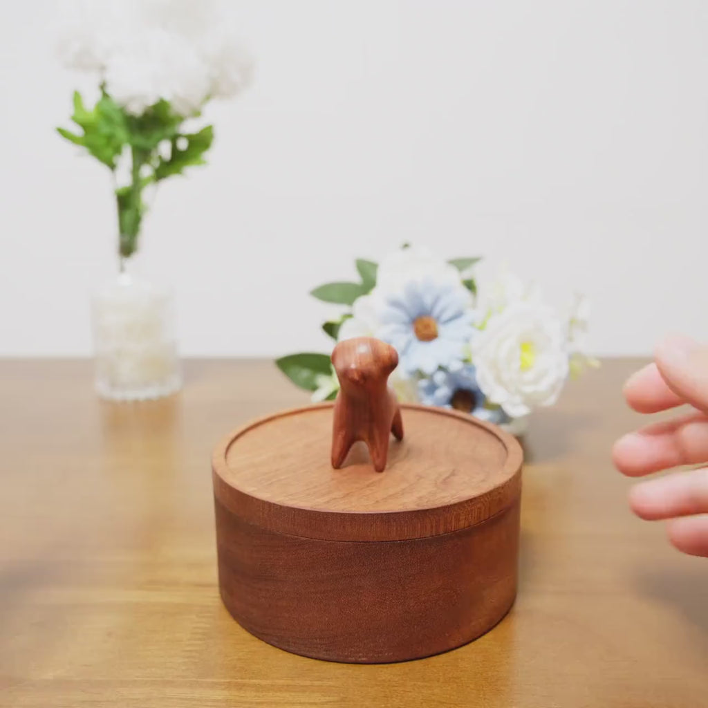 Medium and Large Handmade Natural Wooden Pet Urn | Suitable for All Dog Breeds | Handmade Memorial Ashes Box for Dogs｜Pet Loss Keepsake Gift